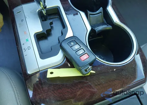 2013 Toyota Camry Xle z USA, uszkodzony, nr VIN 4T4BF1FK7DR322298